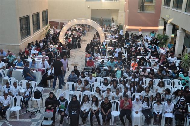  بالفيديو: مدرسة الزهراء بمدينة اللد تحتفل بتخريج فوج جديد من طلابها 